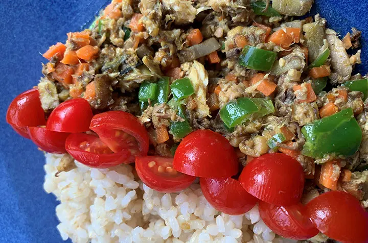 サバ缶と根菜のドライカレー